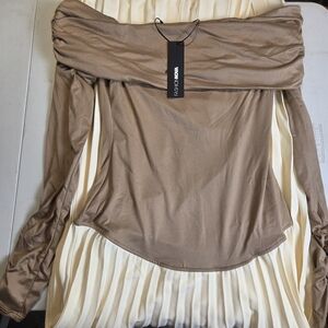 Off The Shoulder Pleated Maxi Dress Long Sleeves In Tan/camel Wms Size Medium